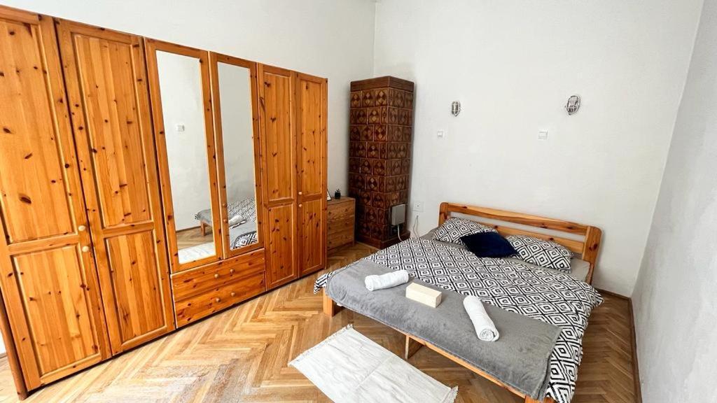 Nice Bedroom Near The Bus And Train Station Krakau Exterior foto