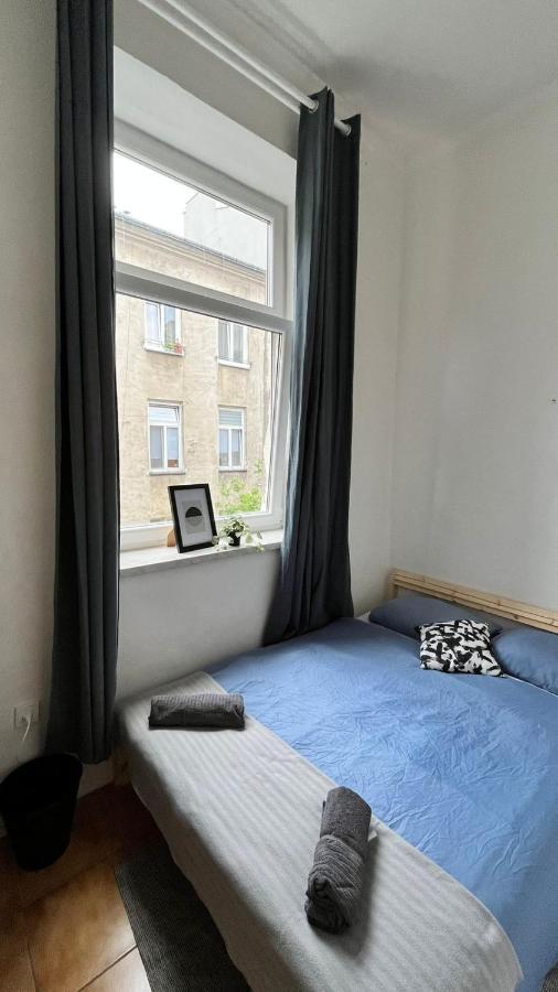 Nice Bedroom Near The Bus And Train Station Krakau Exterior foto